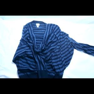 Converse women’s sweater top